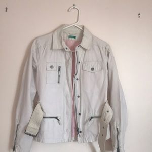 90% New Jacket! Perfect for Spring / Fall.